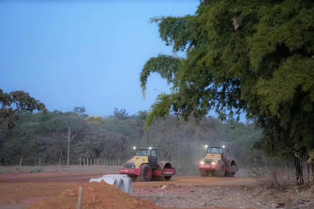 Governo inicia pavimentação da GO-469 entre Abadia de Goiás e Aragoiânia