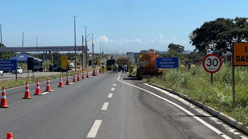 Primeiro segmento a receber serviços tem 3,5 quilômetros, compreendidos entre o Posto de Fiscalização do Comando de Policiamento Rodoviário (BPRv) e a indústria Cielt (Fotos: Goinfra)